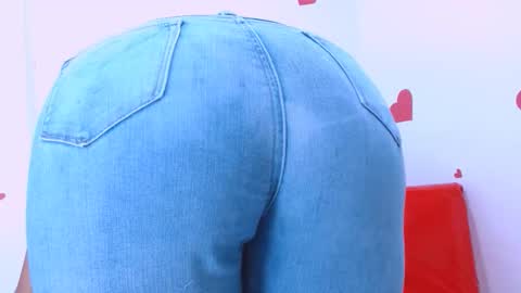 Estefany online show from 09-16-25, 05:30