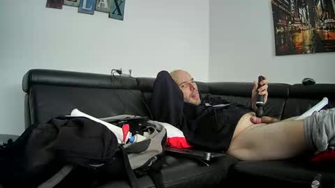 Snapshot of seeebi chatting on 01-04-25, 11:54 Sebastian online show from 01-04-25, 11:54