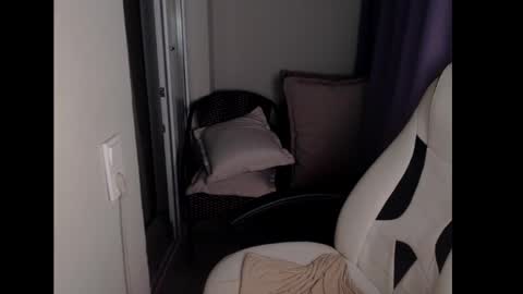 Emily online show from 01-22-25, 02:35