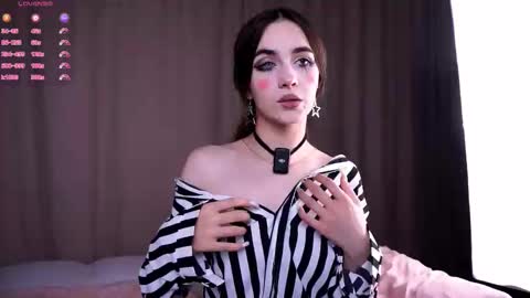 Snapshot of seeeyoubaby chatting on 10-31-25, 01:23 Slavia online show from 10-31-25, 01:23