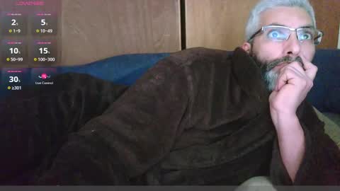 Snapshot of seewolf1000 chatting on 12-21-24, 02:37 seewolf1000 online show from 12-21-24, 02:37