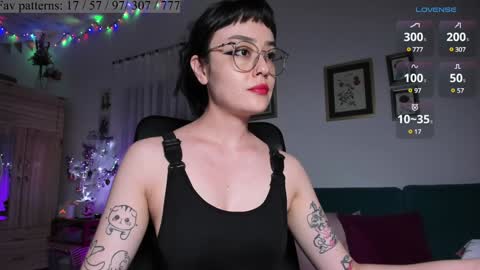 Snapshot of segismunda chatting on 12-27-24, 11:31 Luciana online show from 12-27-24, 11:31