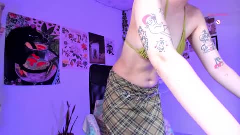 Snapshot of segismunda chatting on 09-20-25, 10:00 Luciana online show from 09-20-25, 10:00