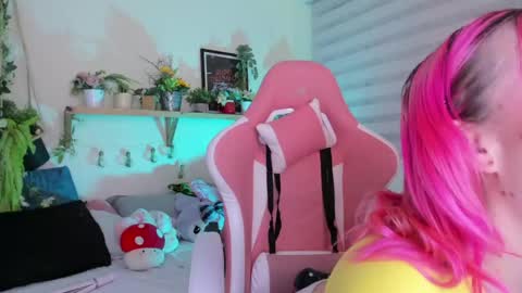 Snapshot of sejmet_5 chatting on 04-18-26, 02:59 Yeyis online show from 04-18-26, 02:59