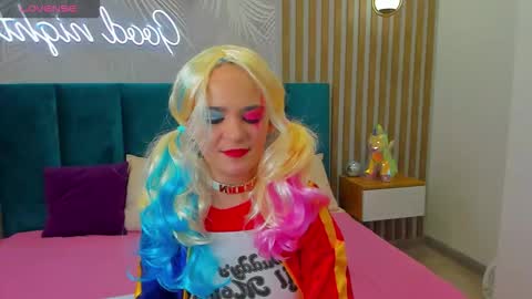 Selena online show from 10-10-25, 01:37