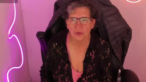 Snapshot of selena_ferreira chatting on 04-14-26, 11:16 Selena online show from 04-14-26, 11:16