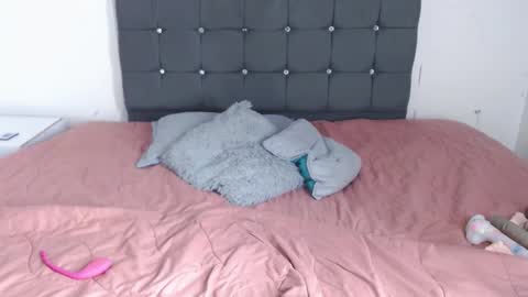 Selena online show from 01-16-26, 06:01