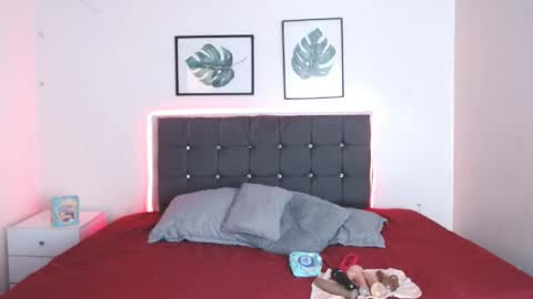 Selena online show from 04-28-26, 06:35