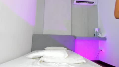 Selena online show from 09-12-25, 10:59