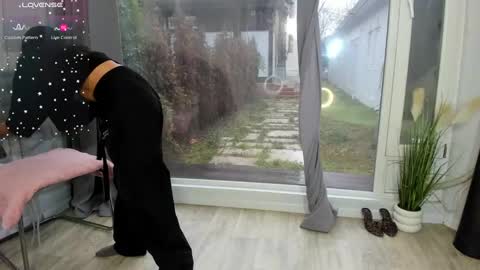 Snapshot of selena_reeves chatting on 12-27-24, 08:24 Selena online show from 12-27-24, 08:24