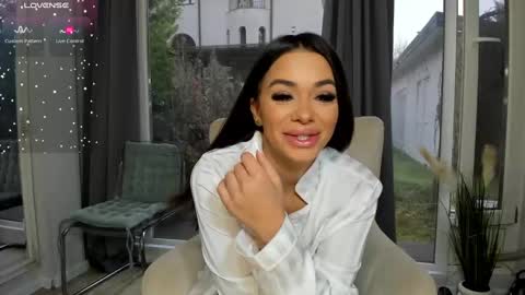 Snapshot of selena_reeves chatting on 02-02-25, 07:20 Selena online show from 02-02-25, 07:20