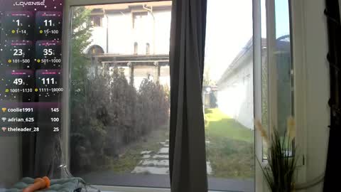 Snapshot of selena_reeves chatting on 02-14-25, 10:49 Selena online show from 02-14-25, 10:49