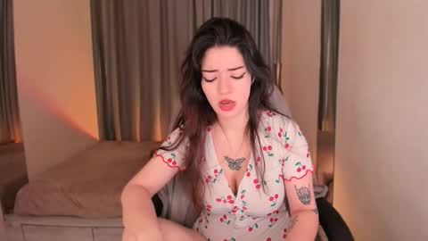 Snapshot of selena_wow_ chatting on 10-16-25, 09:10 Selena  Follow Me online show from 10-16-25, 09:10