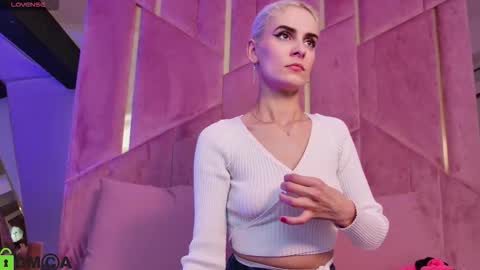 Snapshot of selenadaze chatting on 11-04-25, 04:33 Selena online show from 11-04-25, 04:33