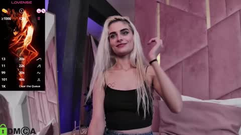 Snapshot of selenadaze chatting on 12-05-25, 06:11 Selena online show from 12-05-25, 06:11