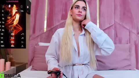 Snapshot of selenadaze chatting on 02-21-26, 06:14 Selena online show from 02-21-26, 06:14