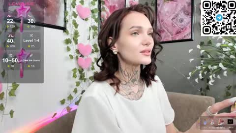 Selena online show from 09-29-25, 12:05