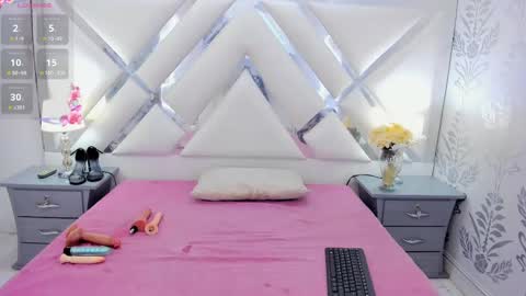 Selena reyess online show from 10-14-25, 10:21