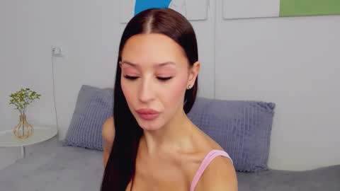 Selena online show from 02-12-26, 07:03