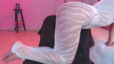 Snapshot of selene_gils chatting on 11-13-25, 01:26 nathy online show from 11-13-25, 01:26