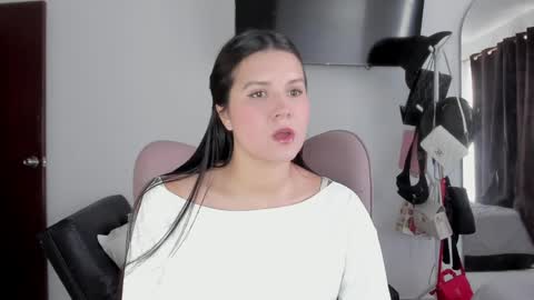 Alejandra  online show from 04-01-26, 02:36