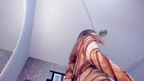 Snapshot of selene_tylor_ chatting on 03-12-25, 02:52 Selene online show from 03-12-25, 02:52