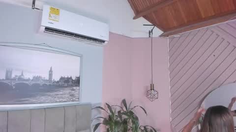 Snapshot of selene_tylor_ chatting on 09-18-25, 04:14 Selene online show from 09-18-25, 04:14