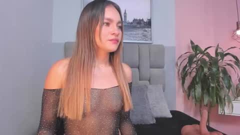 Snapshot of selene_tylor_ chatting on 09-28-25, 11:21 Selene online show from 09-28-25, 11:21