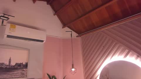 Snapshot of selene_tylor_ chatting on 10-14-25, 03:40 Selene online show from 10-14-25, 03:40