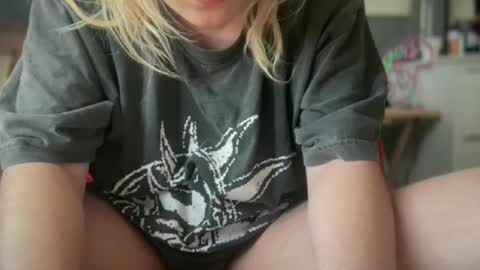 Selene online show from 02-26-25, 05:07