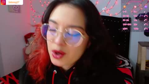 Selene G  online show from 12-17-25, 05:13