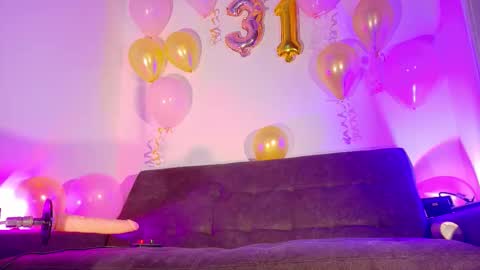 SELENE GIBSON online show from 12-19-25, 08:49