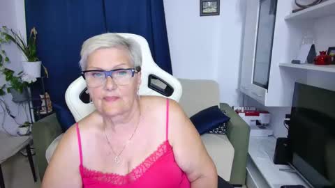 Snapshot of selenna57 chatting on 05-10-26, 05:40 Selenna online show from 05-10-26, 05:40