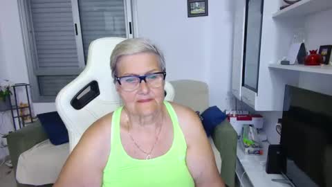 Snapshot of selenna57 chatting on 05-15-26, 10:17 Selenna online show from 05-15-26, 10:17