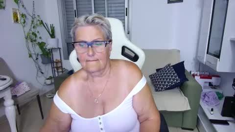 Snapshot of selenna57 chatting on 05-23-26, 05:17 Selenna online show from 05-23-26, 05:17