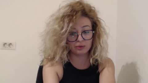 Selenna online show from 10-28-25, 05:04