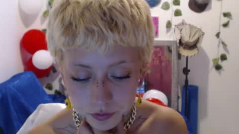 Snapshot of seley222 chatting on 05-16-26, 02:19 Ask me online show from 05-16-26, 02:19