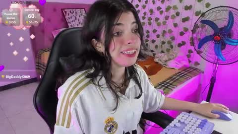 Snapshot of selina_lovers_ chatting on 10-24-25, 02:08 Selina online show from 10-24-25, 02:08