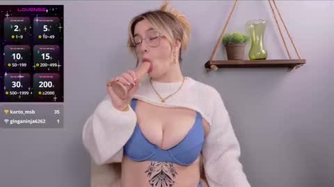 Snapshot of selina_thick chatting on 01-17-25, 04:28 Selina Mae online show from 01-17-25, 04:28