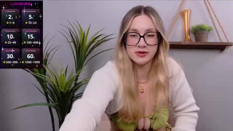 Snapshot of selina_thick chatting on 09-24-25, 02:26 Selina Mae online show from 09-24-25, 02:26