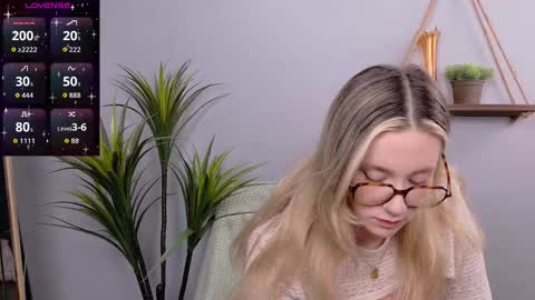 Snapshot of selina_thick chatting on 10-26-25, 03:12 Selina Mae online show from 10-26-25, 03:12