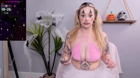 Snapshot of selina_thick chatting on 11-01-25, 02:46 Selina Mae online show from 11-01-25, 02:46