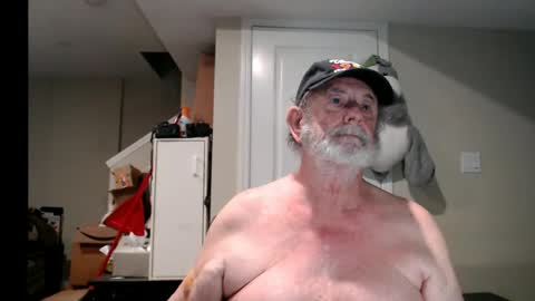 Snapshot of selkie2s chatting on 09-13-25, 02:06 selkie2s online show from 09-13-25, 02:06