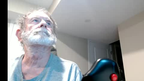 Snapshot of selkie2s chatting on 09-15-25, 08:14 selkie2s online show from 09-15-25, 08:14