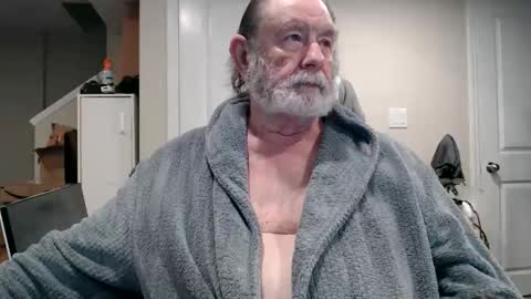 Snapshot of selkie2s chatting on 02-15-26, 05:20 selkie2s online show from 02-15-26, 05:20