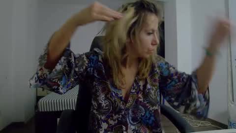 Snapshot of sellena_angel chatting on 11-16-25, 11:49 sellena_angel online show from 11-16-25, 11:49