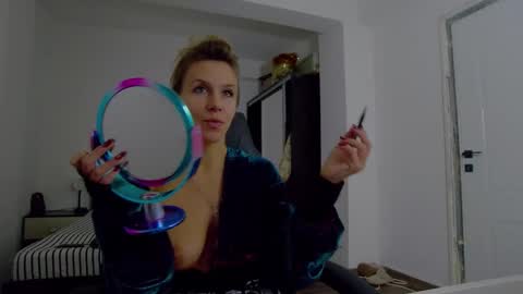 Snapshot of sellena_angel chatting on 11-29-25, 10:51 sellena_angel online show from 11-29-25, 10:51