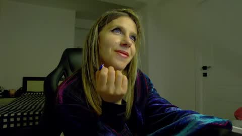 Snapshot of sellena_angel chatting on 05-01-26, 06:01 sellena_angel online show from 05-01-26, 06:01