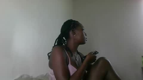 Snapshot of sellinprinces chatting on 09-28-25, 02:00 sellinprinces online show from 09-28-25, 02:00