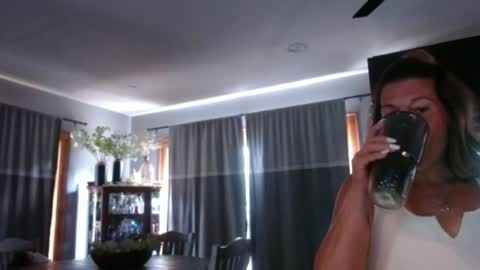 Snapshot of semi7_lola chatting on 07-12-26, 05:37 semi7_lola online show from 07-12-26, 05:37